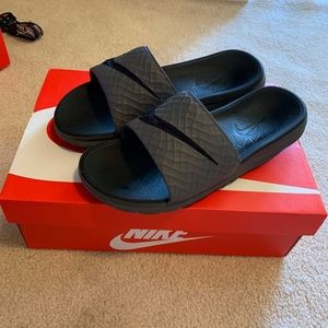 Men’s Nike Black Flip Flops Size 10